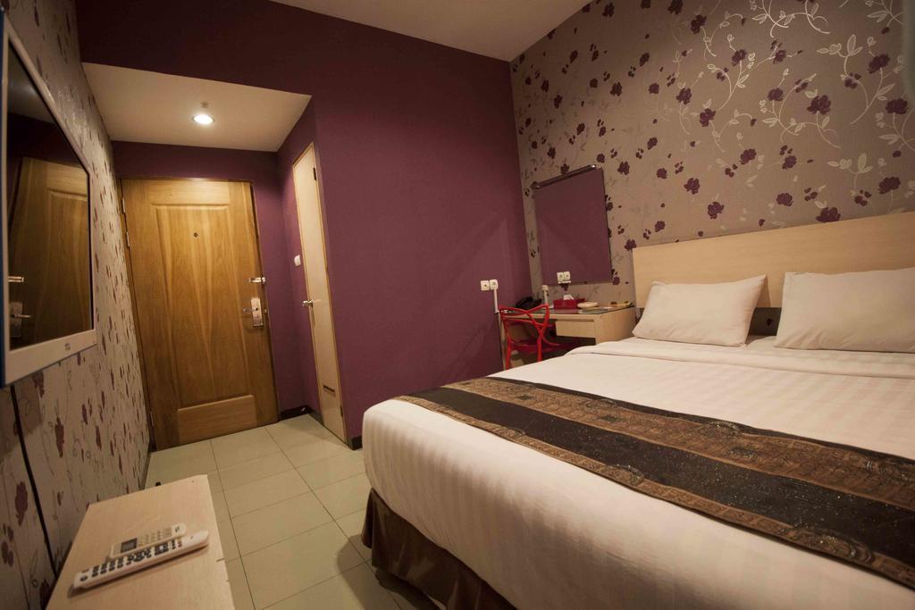 Mine Home Hotel Bandung Room photo