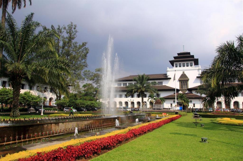 Mine Home Hotel Bandung Exterior photo